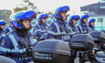 Agentes de tránsito azules en Bogotá