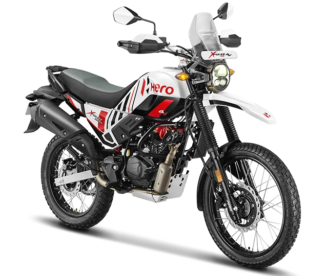Motocicleta Hero XPulse 200 Rally de color blanco y rojo, diseñada para uso off-road y urbano, con suspensión ajustable y llantas de gran tamaño.