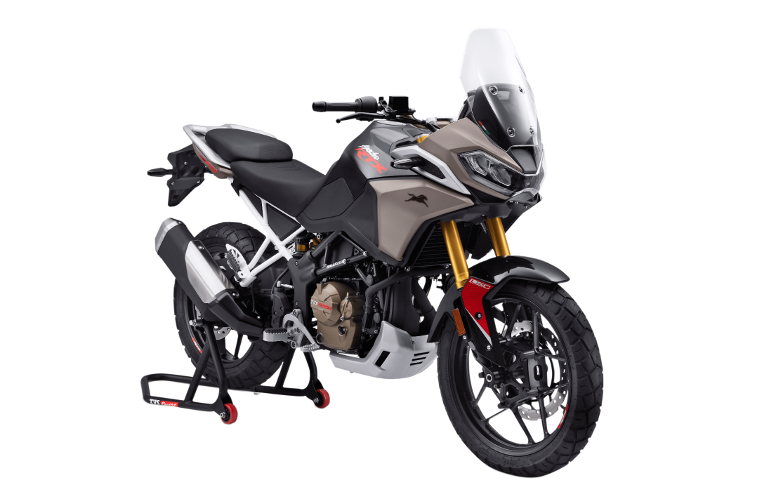 Motocicleta TVS Apache RTX 300 de diseño moderno, equipada para diversos terrenos, con características de aventura y tecnología avanzada.