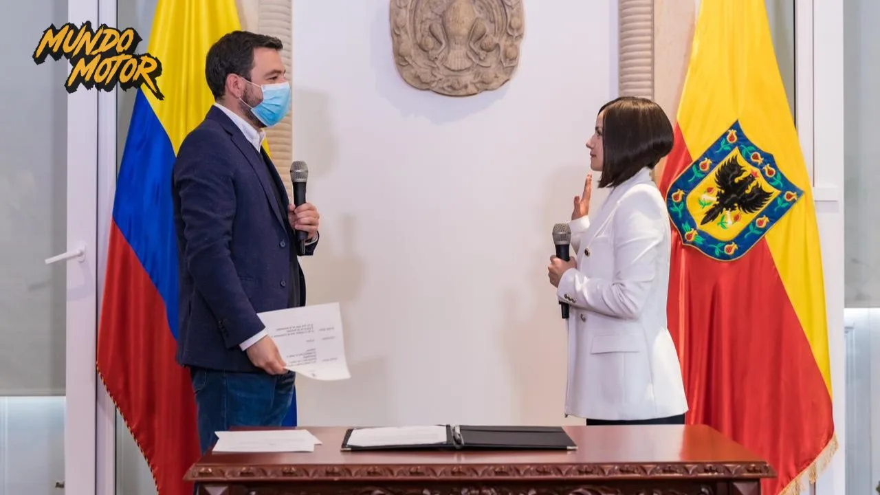 Moción de censura contra Claudia Díaz